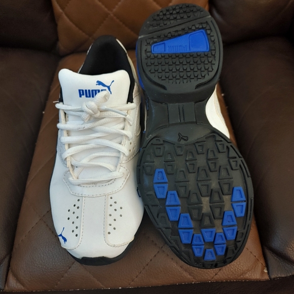 Boys PUMA sneaker - Picture 2 of 3